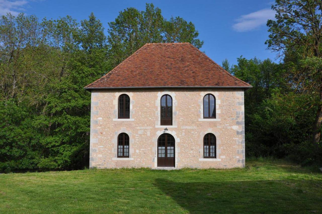 Le moulin brûlé in Béthines, Vienne (France)