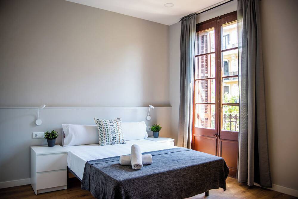 Entire apartment, Modern studio in the heart of Sants 1.1 in Barcelona Centre, Barcelona