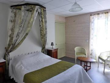 Chambre d’hôte pour 2 personnes, avec jardin ainsi que jacuzzi et sauna dans le Jura