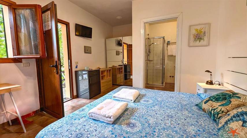 Hotel für 3 Personen, mit Balkon und Terrasse sowie Whirlpool und Garten in Lacona - 3