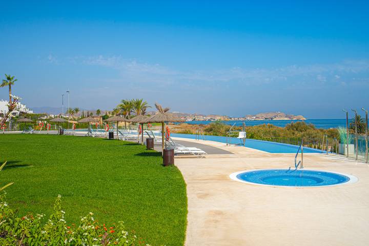 Holiday apartment for 4 people, with pool and garden as well as hot tub and terrace, child-friendly - 1