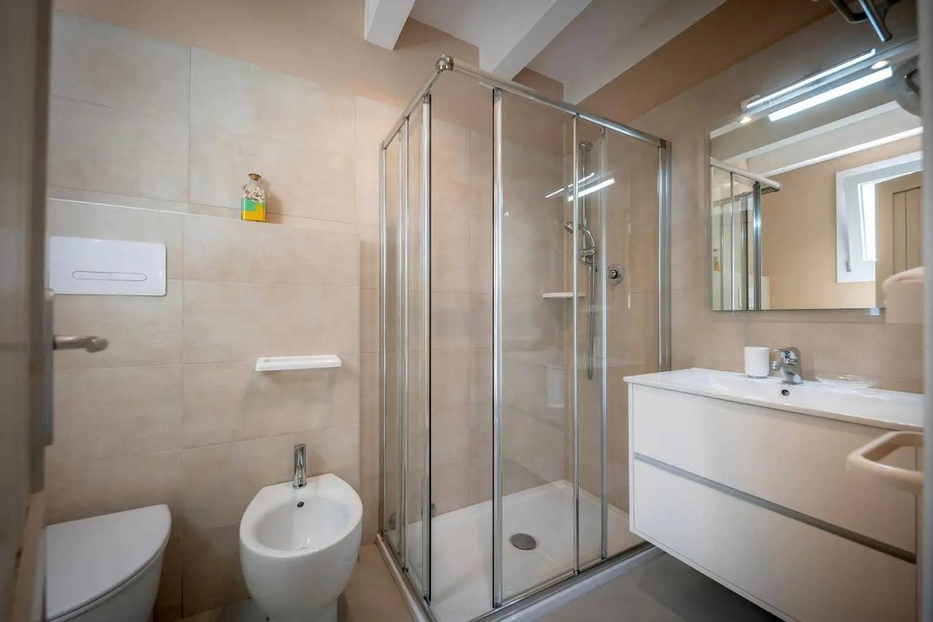 Ganze Wohnung, Ferienwohnung 'Comfort 5' mit Gemeinschaftspool, Wi-Fi und Klimaanlage in Duna Verde, Caorle