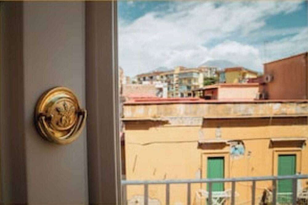 4. Deluxe Double Room in Ercolano, Vesuvio National Park