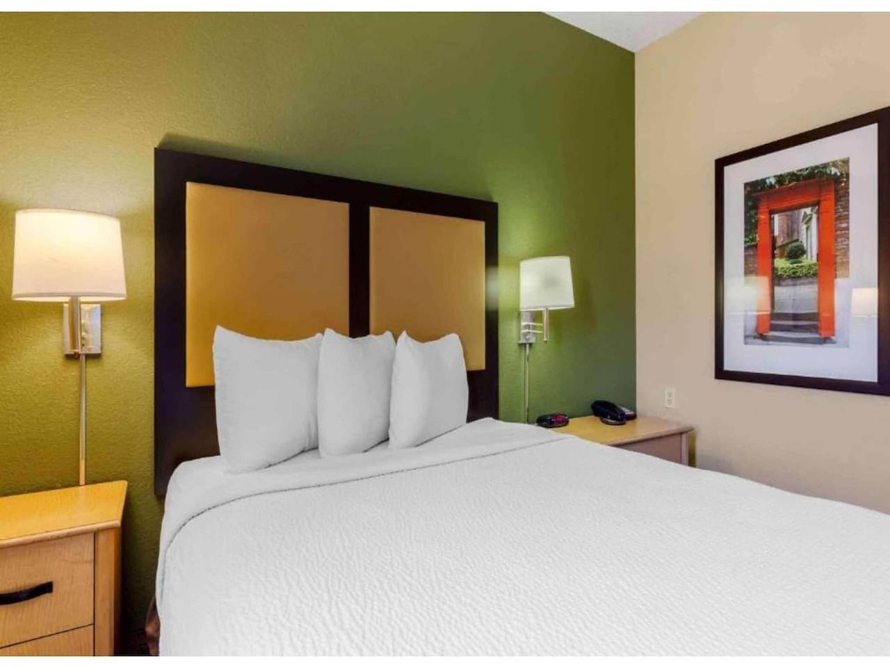 Entire apartment, Queen bed, Ri Shower, Nsmk|Kitchen|Studio 6 Fishkill in Fishkill, Dutchess County
