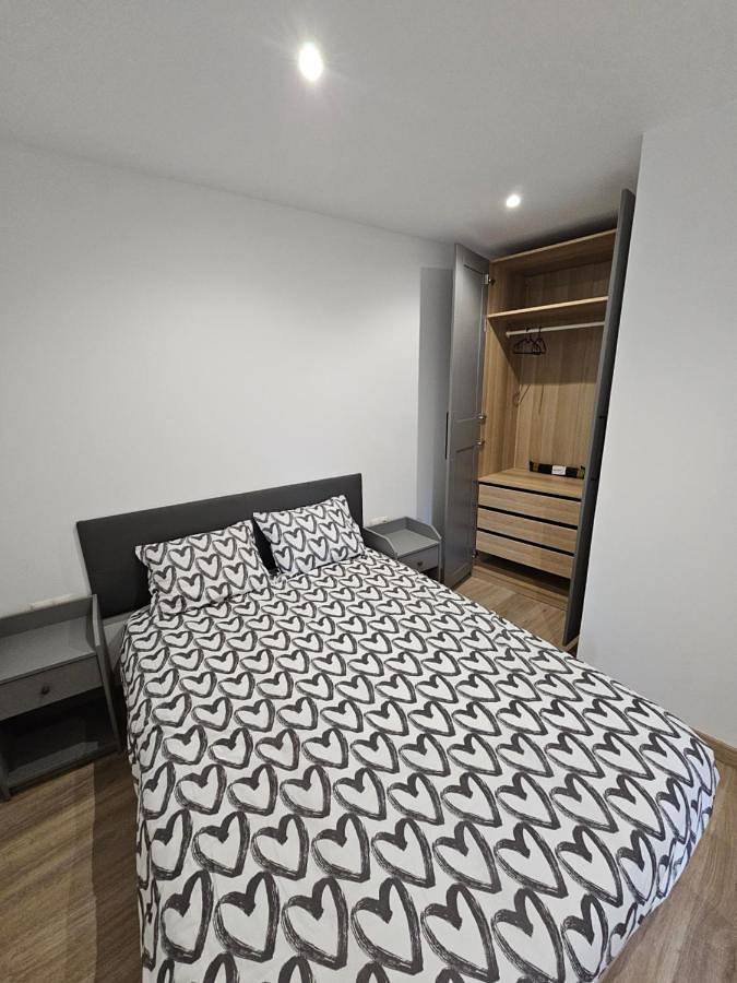 Location de vacances pour 3 personnes, avec vue et terrasse à Argentona