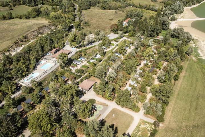 Camping für 6 Personen, mit Terrasse, mit Haustier in Rhone-Alpes - 3