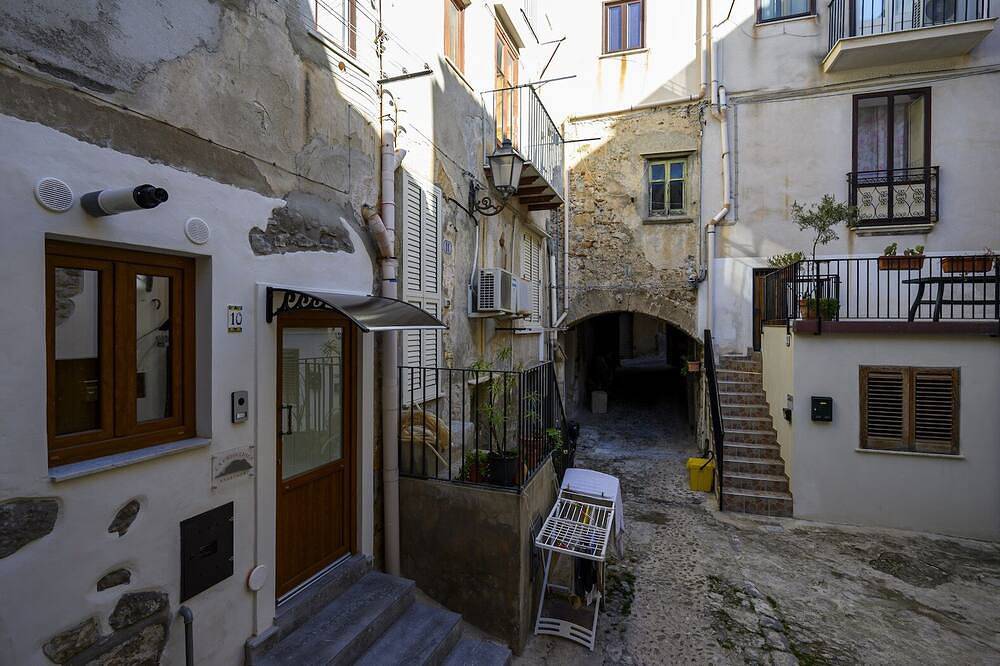 Appartamento intero, La Chiocciola Apartment - Nuovissimo bilocale in centro in un tipico cortile in Cefalù, Cefalù (Comune)