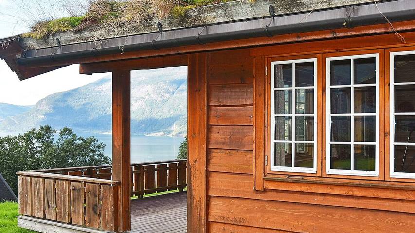Feriehus for 6 personer, med utsikt og terrasse i Olden