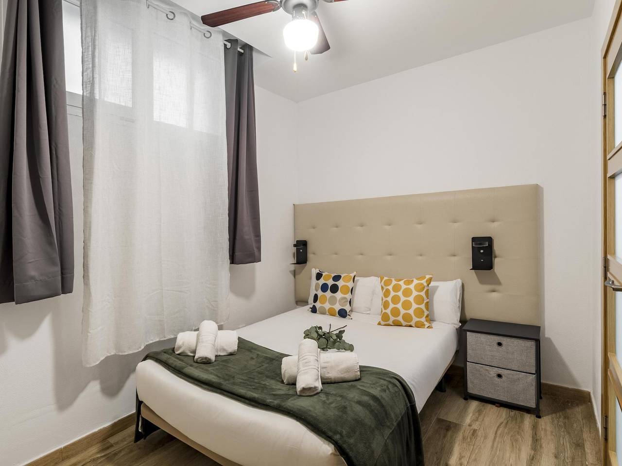Apartamento vacacional entero, Acogedor Apartamento con WiFi, Ducha, Cocina - Cerca de Bar La Isla in Madrid, Provincia de Madrid