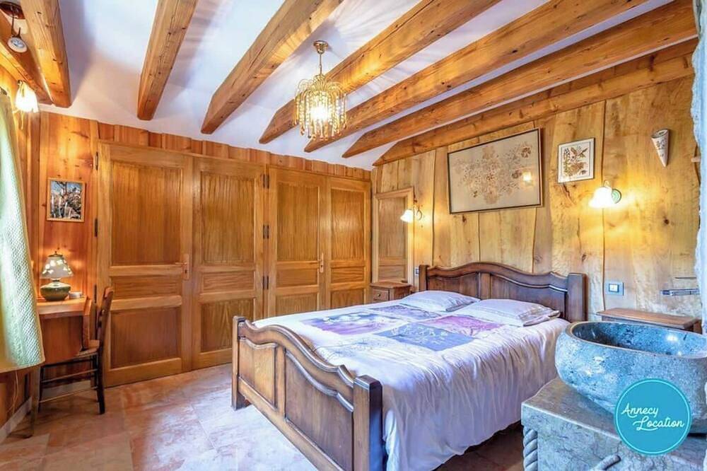 Le Rutil - House between Lake and Mountains. in Talloires-Montmin, Annecy region