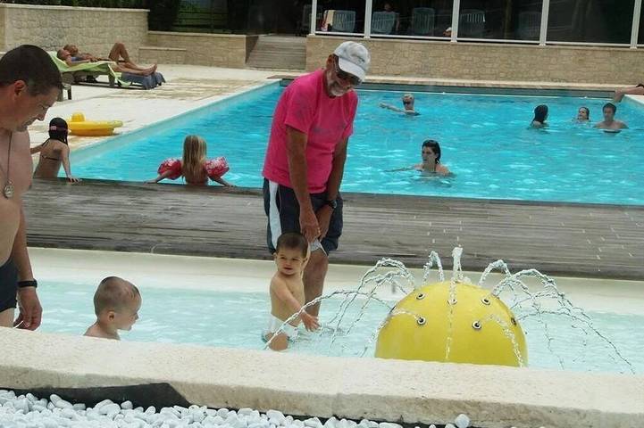 Zecamping 3 étoiles piscine animaux acceptés locatif Bbq clim 30m2 in Saint-Jean-du-Gard, Parc national des Cévennes