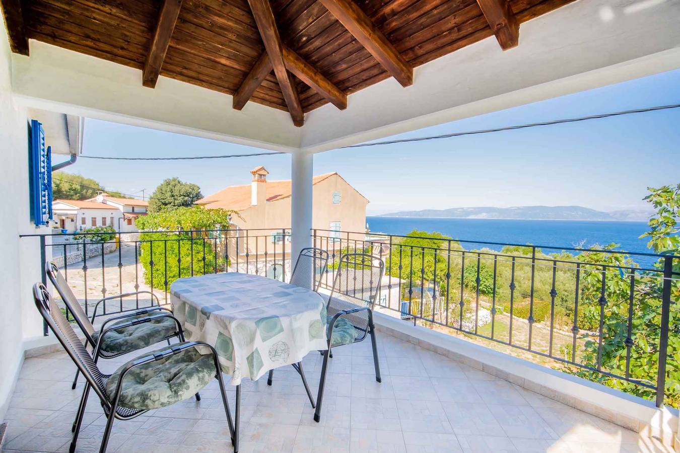 Ganze Ferienwohnung, Ferienwohnung mit Blick auf die Adria  in Ravni, Ostküste Istrien