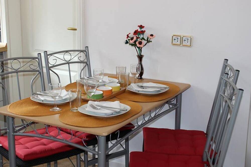 Ganze Wohnung, Ferienwohnungen Angela/ 2-Bettwohnung mit Balkon - 2-Bettwohnung mit Balkon in Bad Marienberg, Westerwald