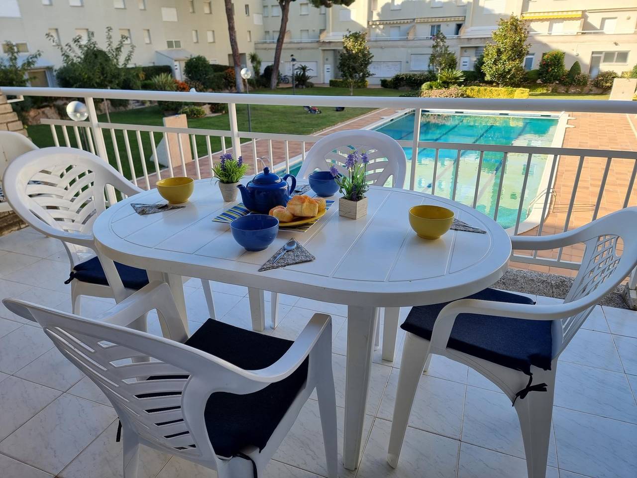 Ganze Ferienwohnung, Ferienwohnung für 6 Personen mit Balkon/Terrasse in l'Escala, Oberampurien