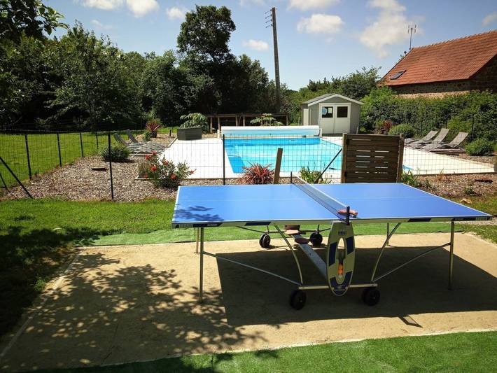 Location de vacances pour 4 personnes, avec piscine ainsi que terrasse et jardin à Vesly - 3