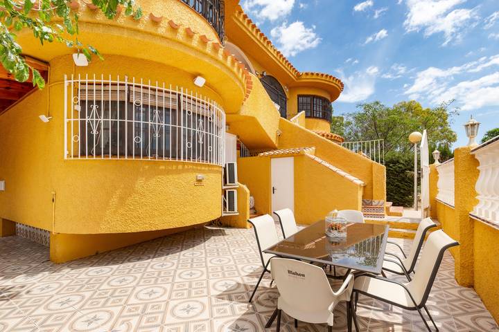 Entire apartment, Villa 'Artep' with Shared Pool, Wi-Fi and Air Conditioning in Cartagena, Costa Cálida
