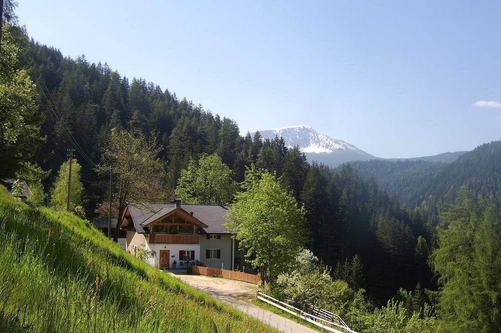 Geheel appartement, Newly renovated farmhouse, sunny location, great hiking opportunities nearby in Ega (Nova Ponente), Deutschnofen