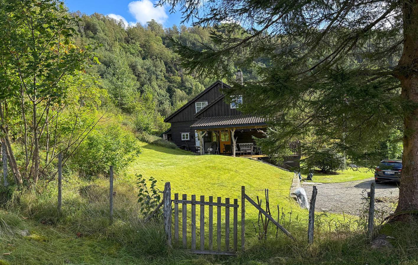 Ferienhaus für 10 Personen mit Terrasse in Kvinnherad