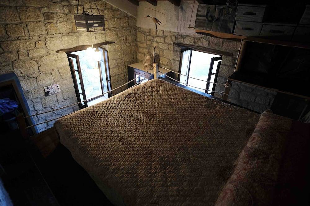 Atelier.Germana cottage con vista mare e mantagne in Castell'Umberto, Monti Nebrodi