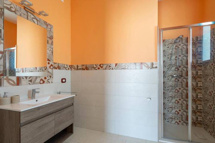 Location de vacances pour 10 personnes, avec jardin et terrasse ainsi que vue et piscine, animaux acceptés à San Cesario di Lecce - 3