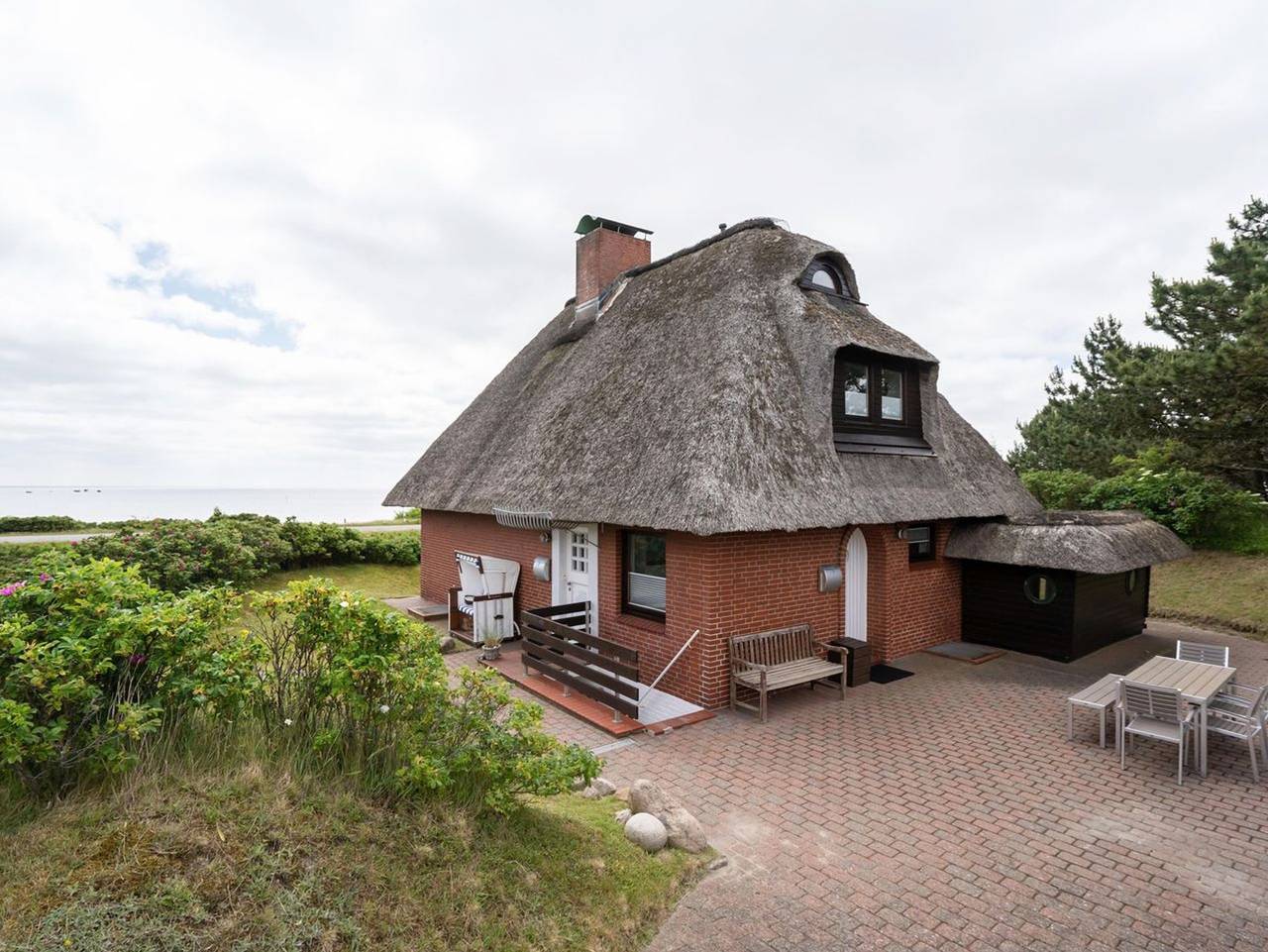Ganze Ferienwohnung, Haus Sundermann - Traumhafte Wohnung unter Reet für 5 Personen, Meerblick, Stellplatz, Wlan. in List (Sylt), Sylt