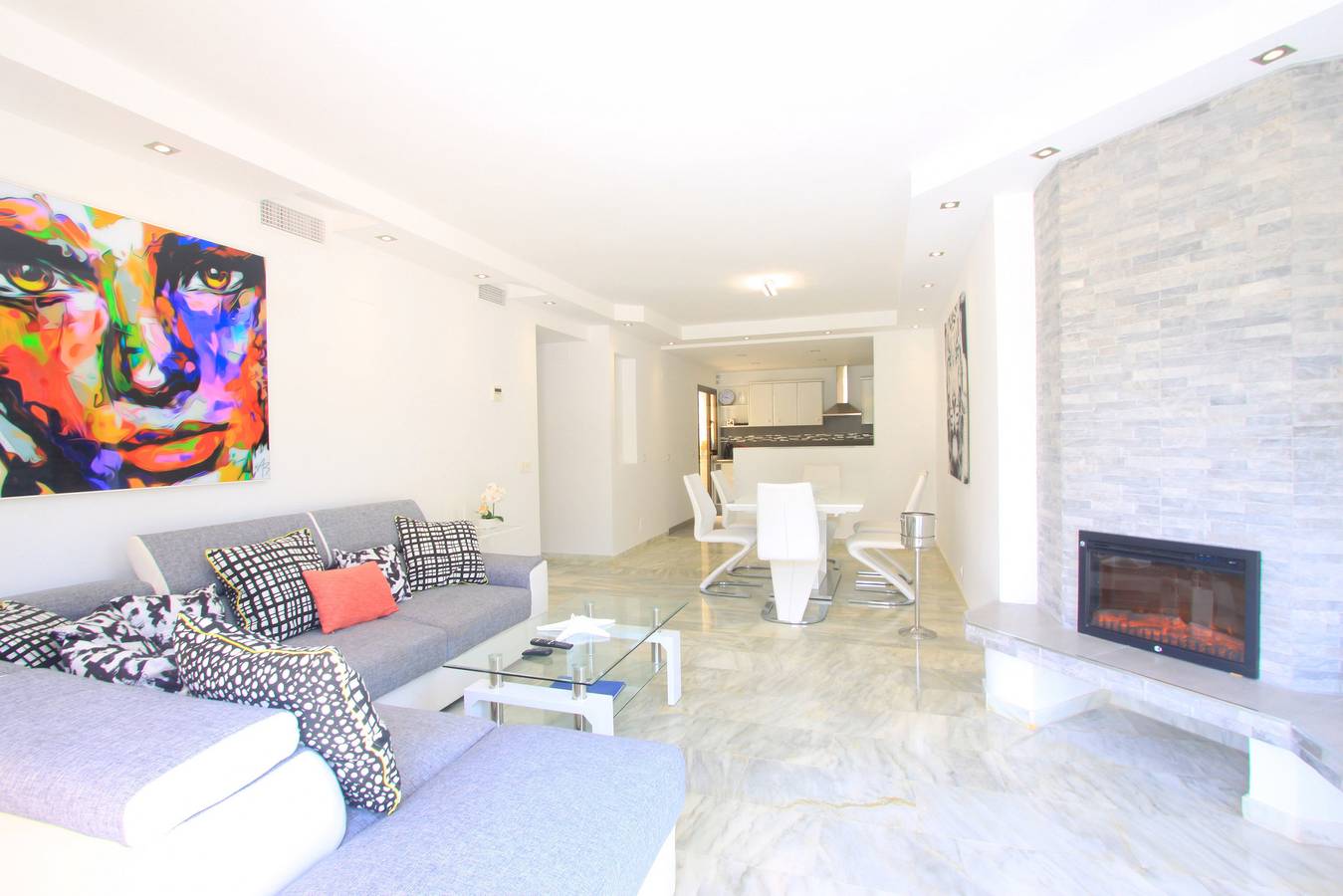 Entire apartment, Modern Beach Penthouse in Marbella East, Marbella