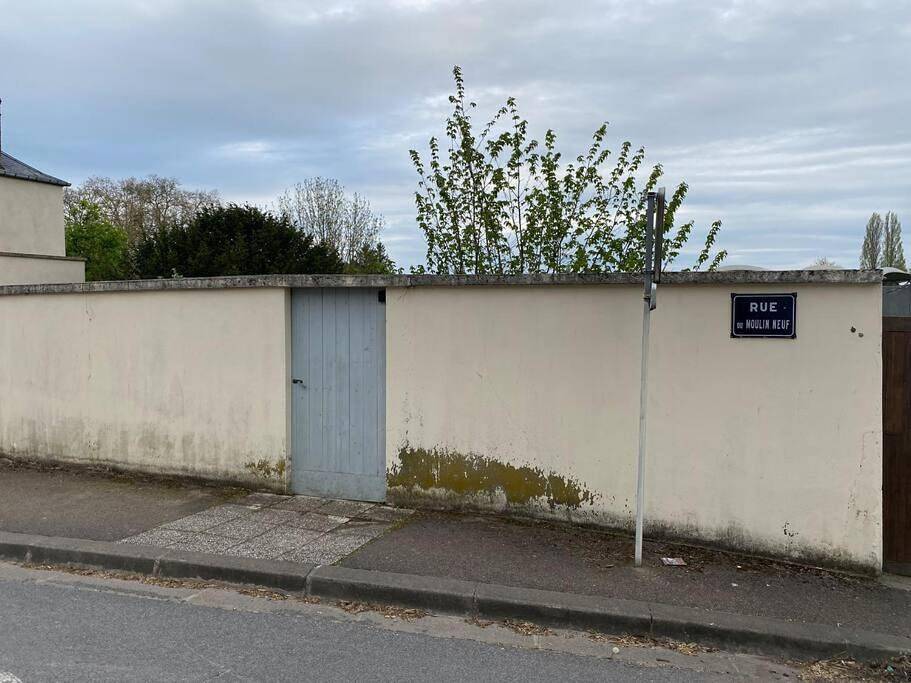 Appartement entier, One-Bedroom Apartment in Saint-Florentin, Région d'Auxerre