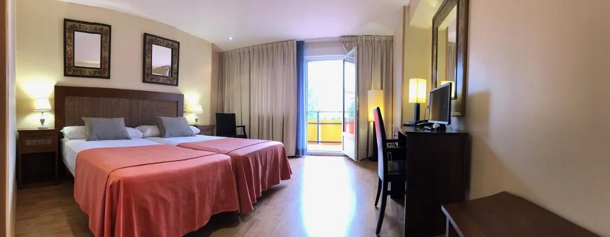 Hôtel pour 3 personnes, avec vue et jardin - 1
