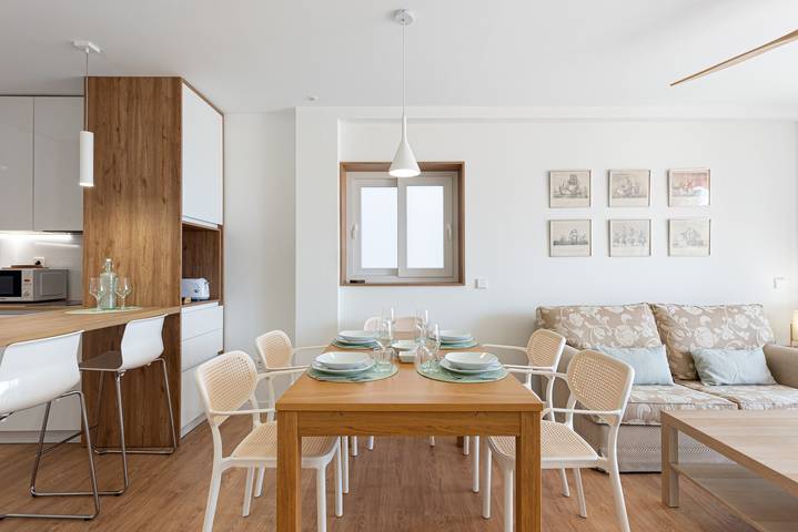 Apartamento inteiro, Apartamento 'Bellavista Apartamento Marmen' com vista mar, exterior, Wi-Fi e ar condicionado in Playa de la Caleta, Malaga