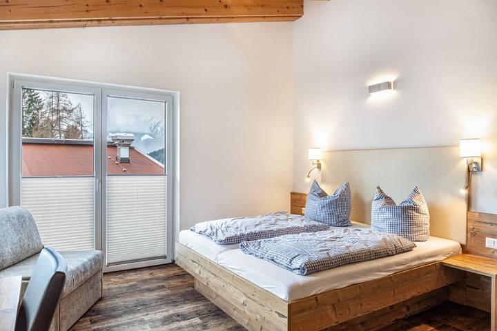 Ferienwohnung für 6 Personen, mit Balkon und Garten sowie Kinderpool in Ehrwald