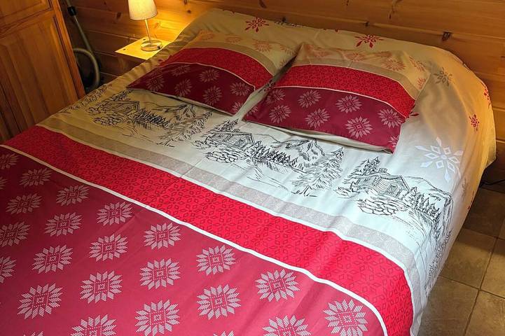 Gîte pour 6 personnes, avec terrasse et jardin à Peyrat-le-Château - 2