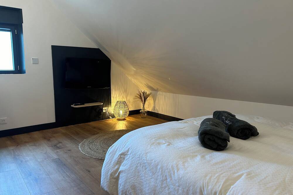 Geheel appartement, Art des sens - private jacuzzi and infrared sauna studio in Boulogne-sur-Mer, Boulogne-sur-Mer en omgeving
