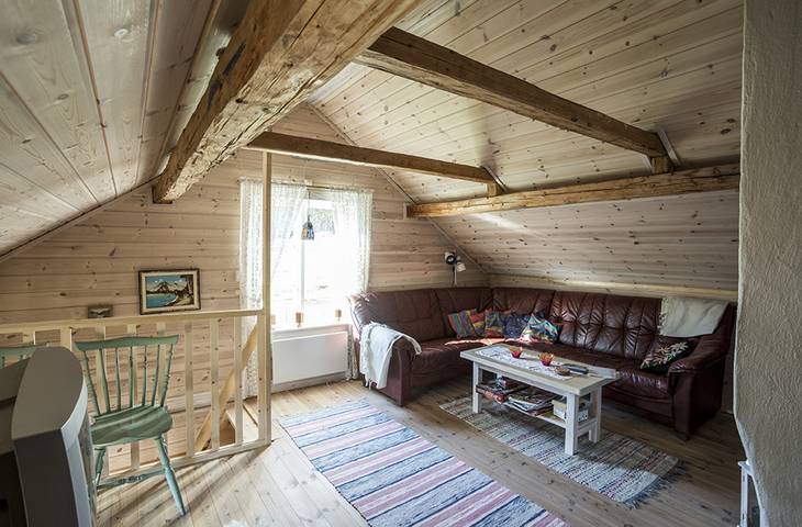 Schönes Ferienhaus mit Seeblick auf einem Landhof in Jämtland