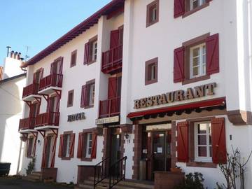 Hôtel pour 3 personnes, avec vue et terrasse à Saint-Étienne-de-Baïgorry