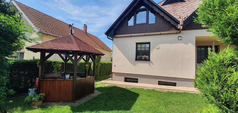 Ganze Ferienwohnung, Ferienwohnung in ruhiger Gegend in Keszthely, Balaton Region