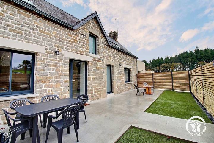 Gîte pour 4 personnes, avec jardin et terrasse à Inguiniel