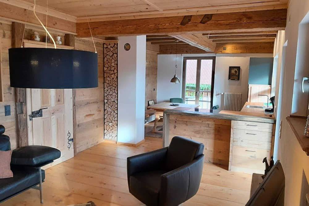 Ganze Wohnung, Gemütliche, ruhige Ferienwohnung nahe des Freizeitpark Monte Kaolino in Hirschau, Ostbayern