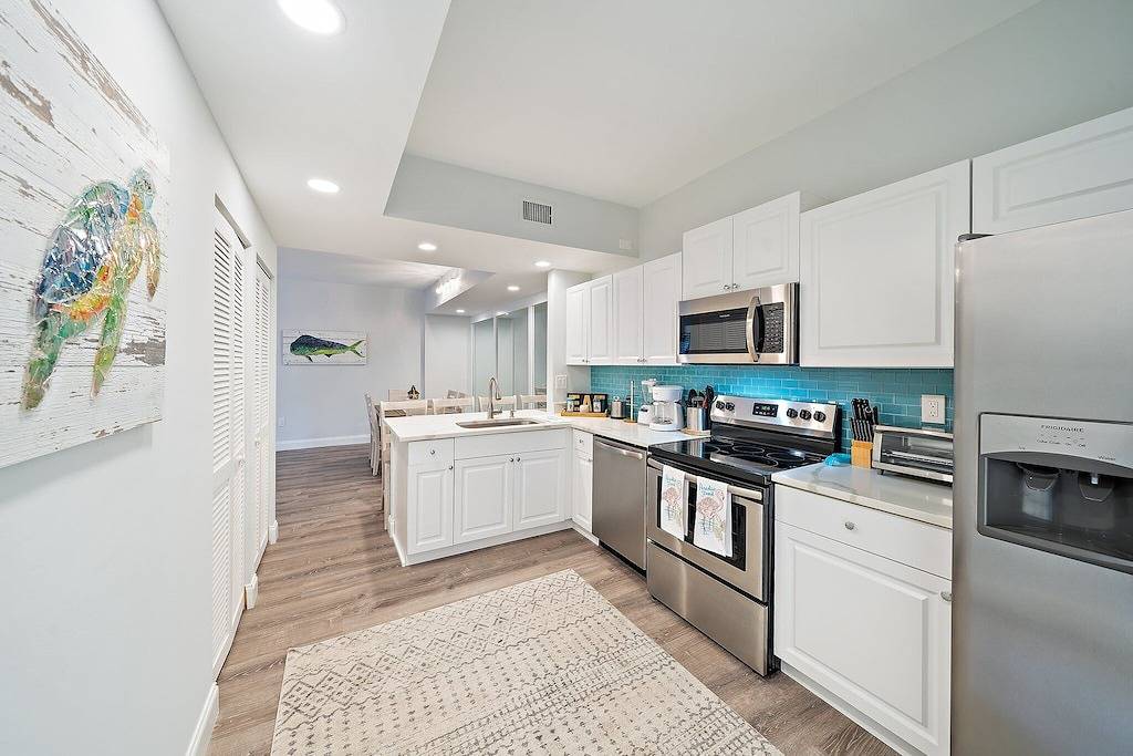 Ganze Wohnung, Newly Redone and furnished 2/2 condo that is walking distance to the beach in Jupiter, Palm Beach County