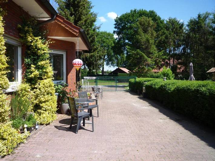Ferienwohnung für 3 Personen, mit Terrasse und Garten