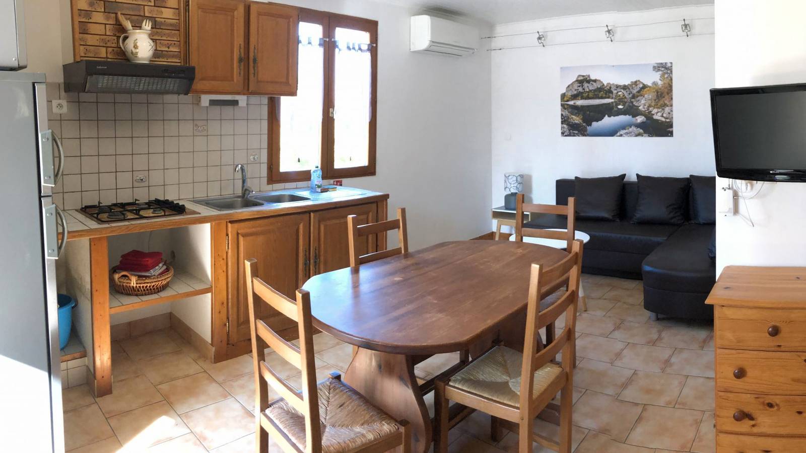 Gîte Olivier 1 – Holiday Cottage in Village Setting in Joyeuse, Ardèche