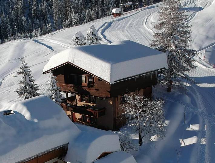 Chalet für 8 Personen, mit Balkon und Terrasse sowie Garten und Sauna