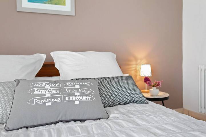 Location de vacances pour 6 personnes, avec terrasse et jardin, animaux acceptés à Ploëzal - 4