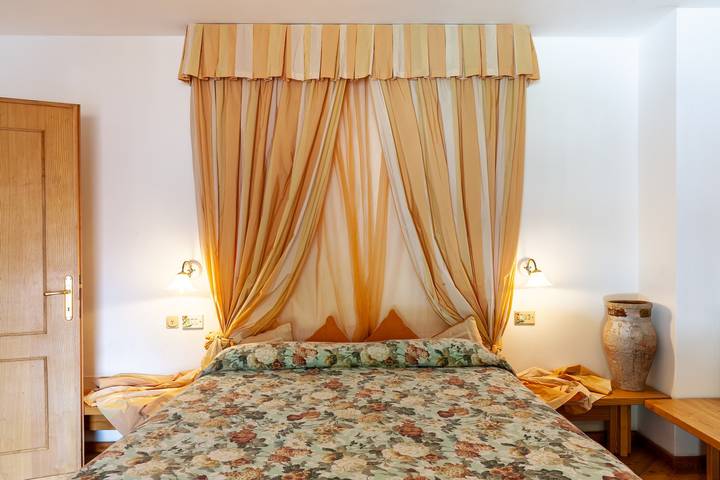 Holiday Home "Villa Chiara" with Private Terrace in Casola in Lunigiana, Parco Regionale delle Alpi Apuane