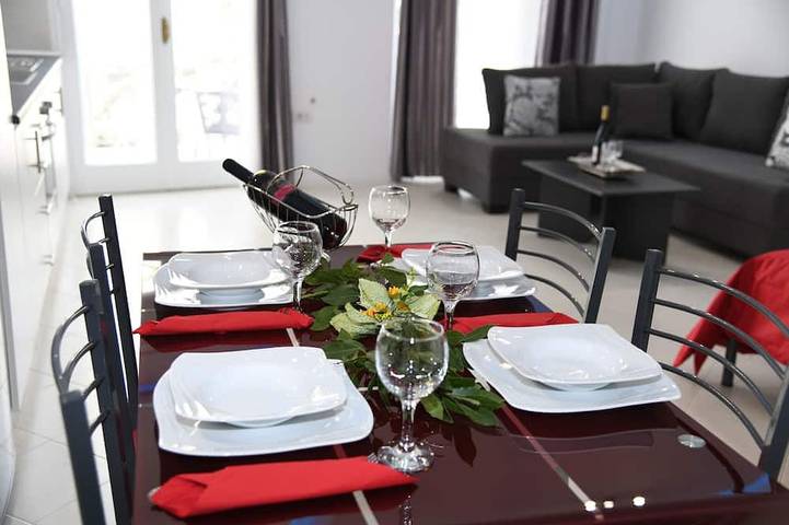 Ferienwohnung für 4 Personen, mit Balkon und Whirlpool in Rhodos Stadt