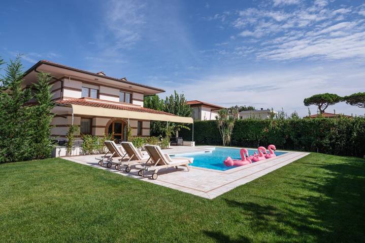 Ferienwohnung für 14 Personen, mit Pool und Garten sowie Whirlpool und Sauna in Forte dei Marmi - 2