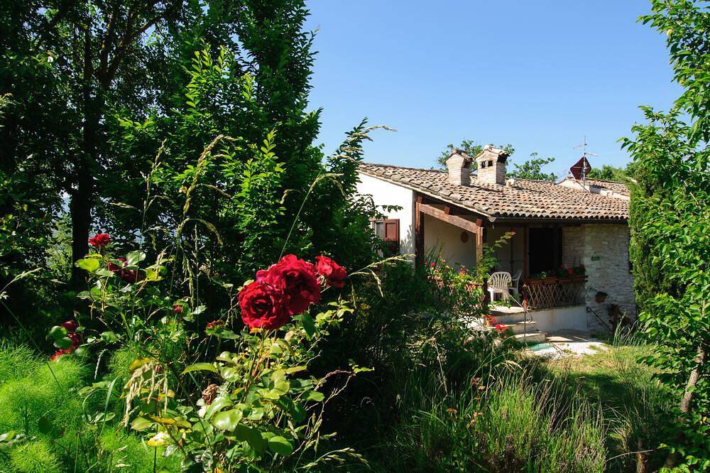 Geheel appartement, Robin appartement in de Vierdaagse van de advertenties Maestade in Cagli, Valle del Metauro