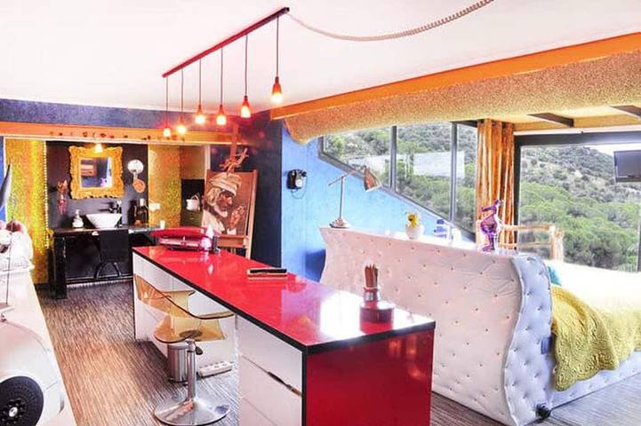 Spectacular sea and mountain views in a house designed by an artist in Teià, Maresme