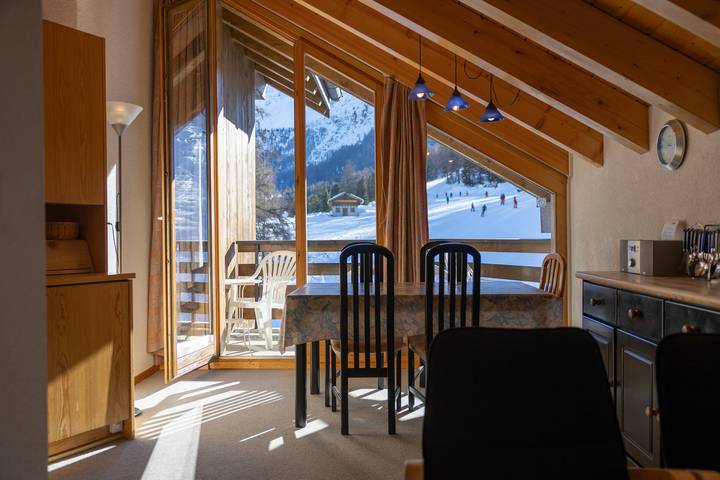 Gîte pour 6 personnes, avec balcon dans Siviez