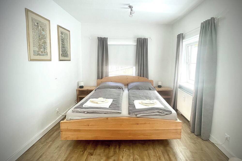 Ganze Wohnung, Velden Pool Appartement - Großes Appartement mit eigenem Pool in Velden am Wörther See, Villach-Land
