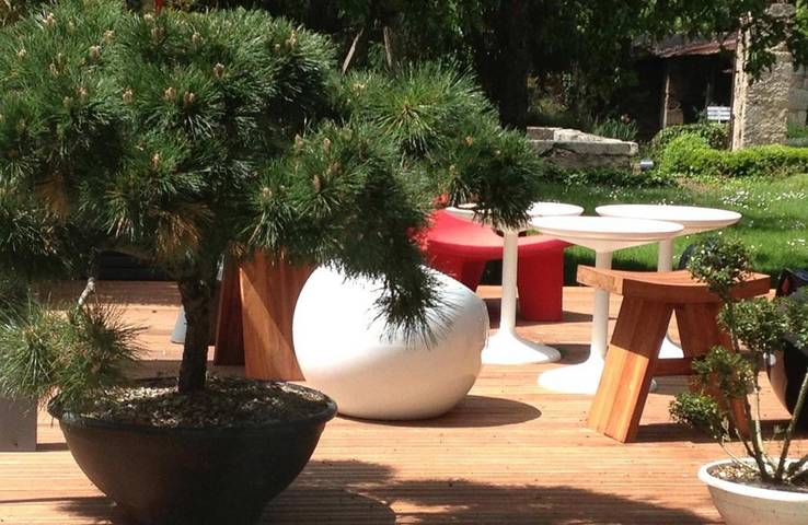 Gîte pour 10 personnes, avec sauna et jacuzzi ainsi que piscine et jardin, adapté aux familles dans Château de Saint-Loup
